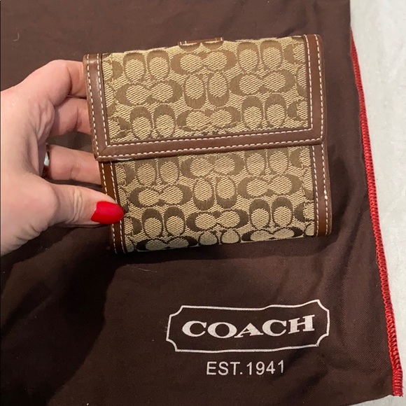 Coach brown monogram buckle wallet - Picture 2 of 4